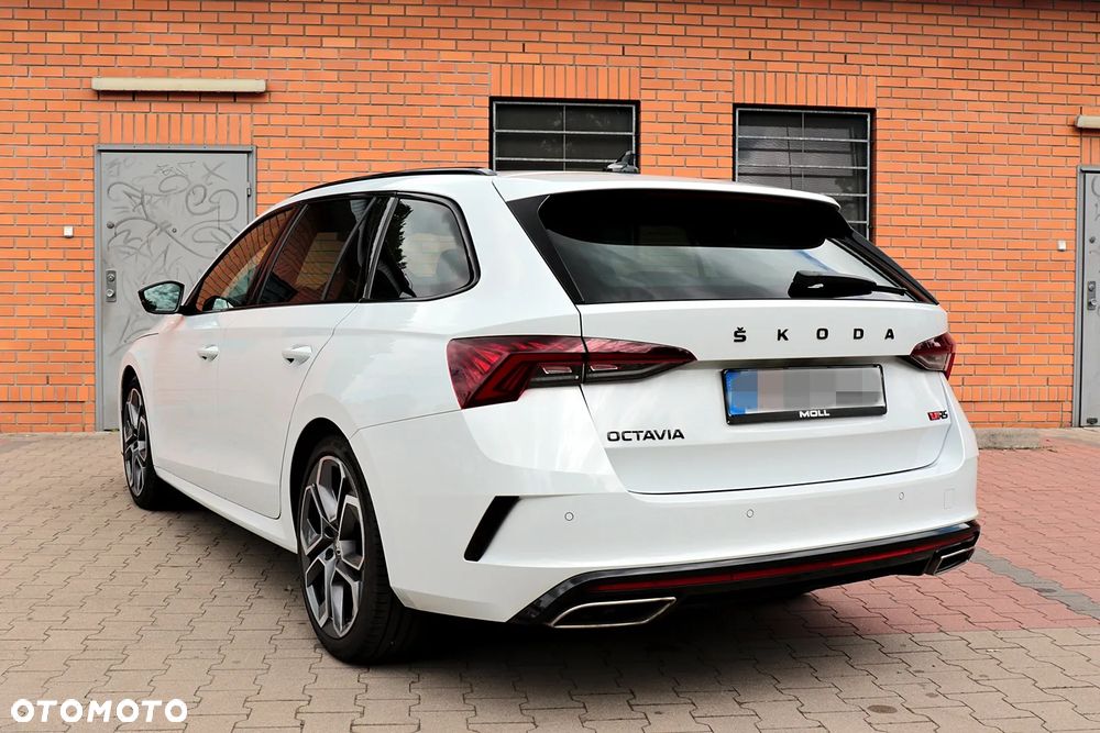 Skoda Octavia 2.0 TDI DSG RS - 12