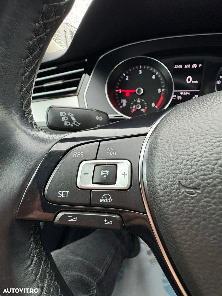 Volkswagen Passat - 13