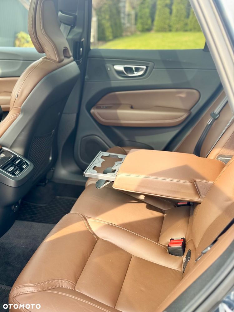 Volvo XC 60 B5 B AWD Inscription - 18