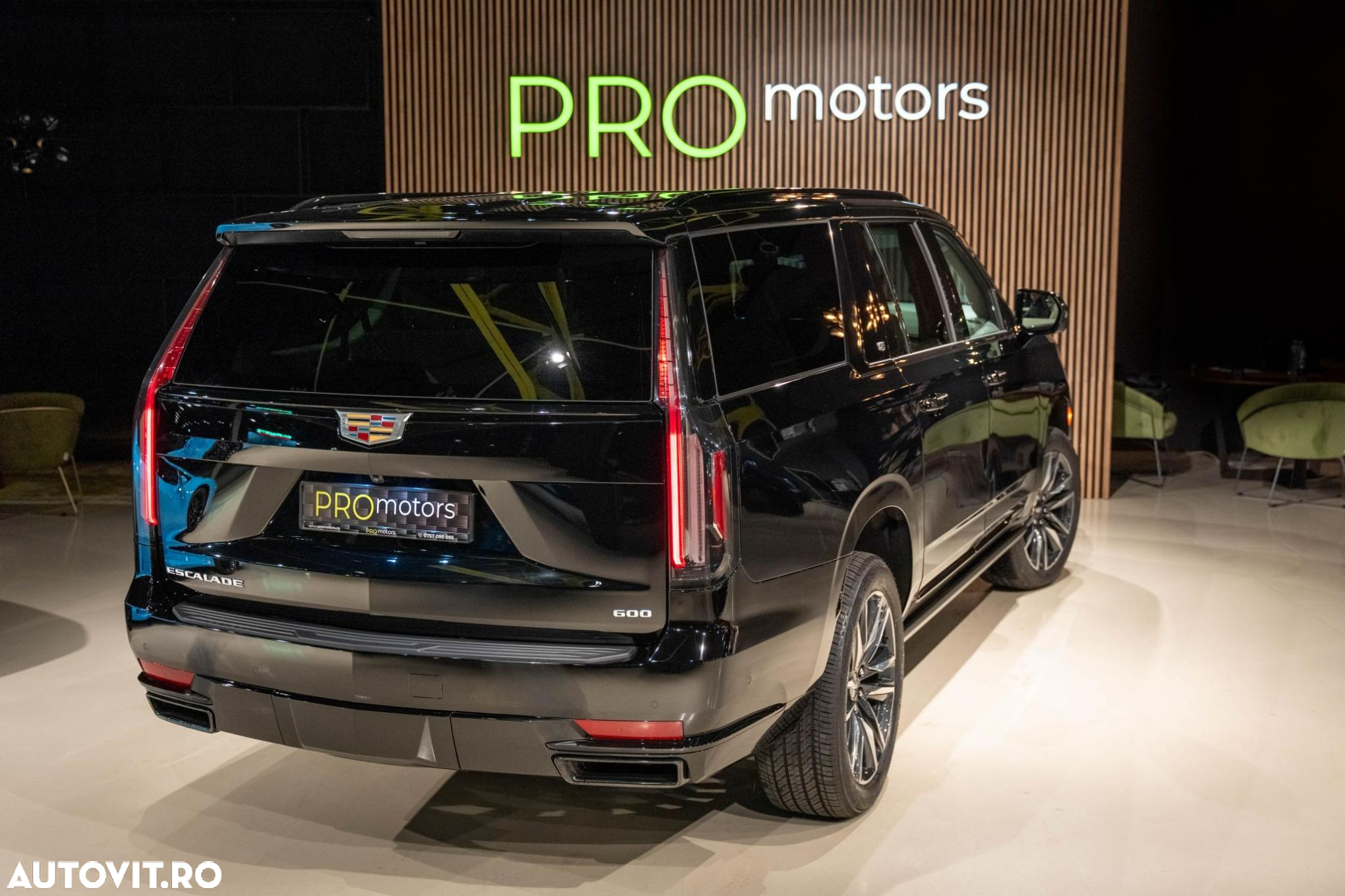 Cadillac Escalade - 12