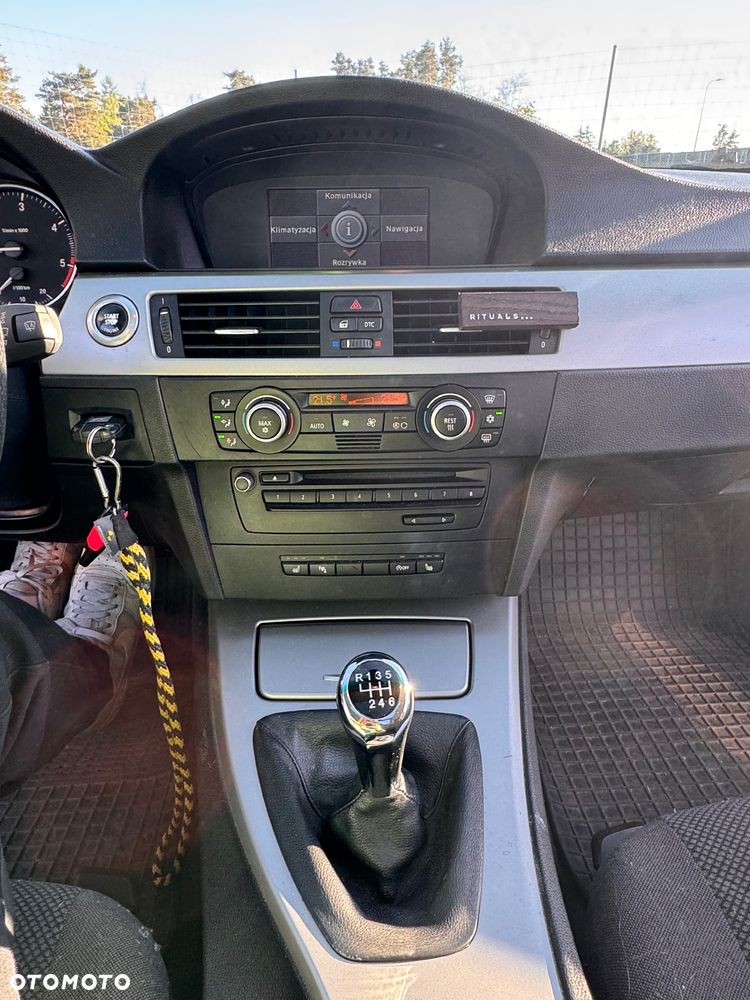 BMW Seria 3 320d - 22