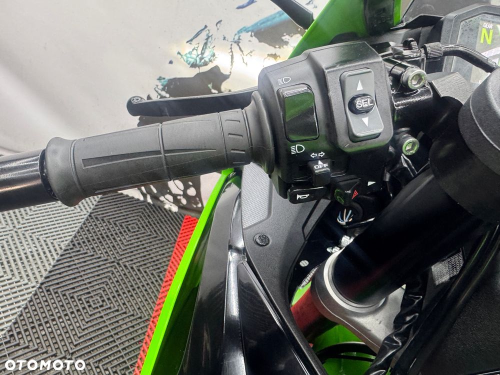 Kawasaki ZX - 21