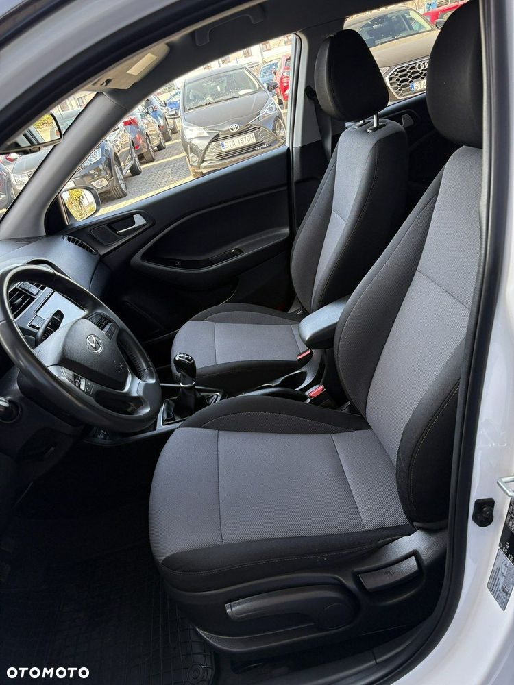 Hyundai i20 - 13