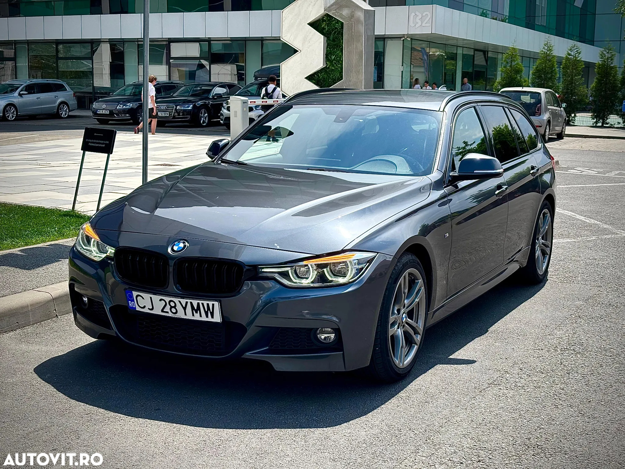 BMW Seria 3 318d Touring Aut. M Sport - 2