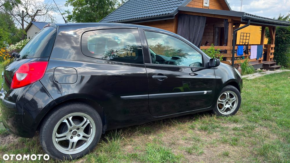 Renault Clio - 10