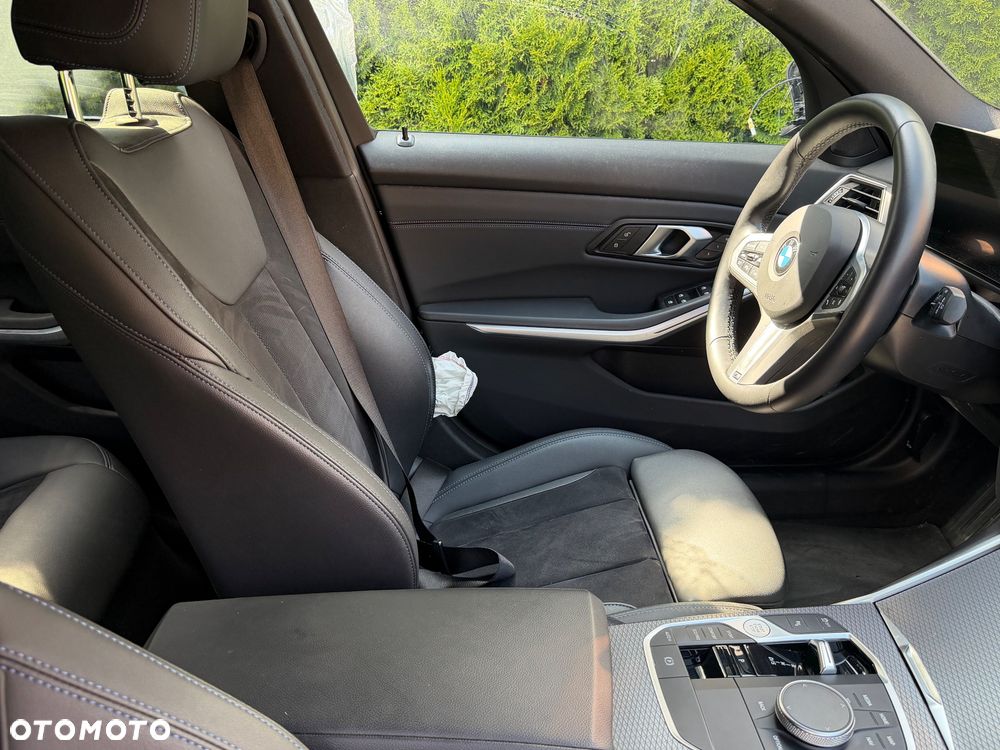 BMW Seria 3 320d xDrive MHEV M Sport sport - 10