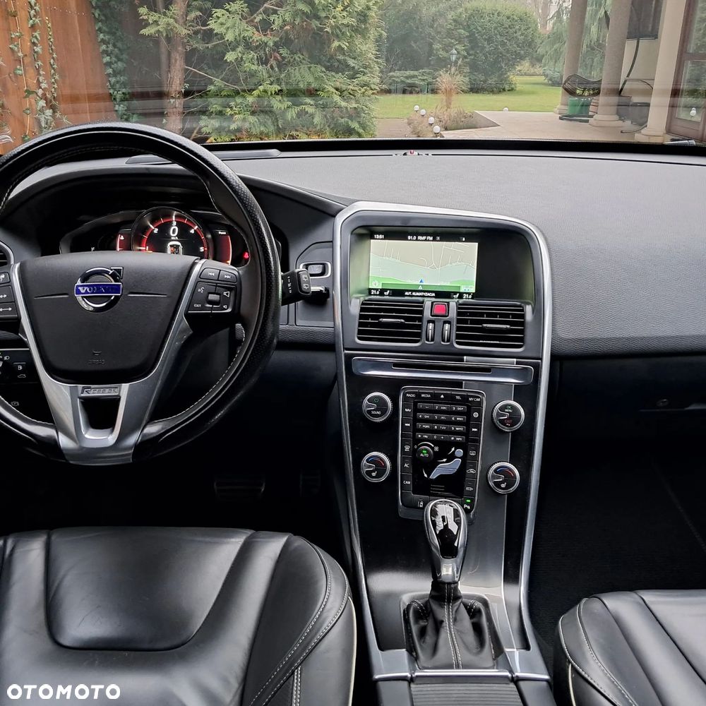 Volvo XC 60 D4 R-Design - 8