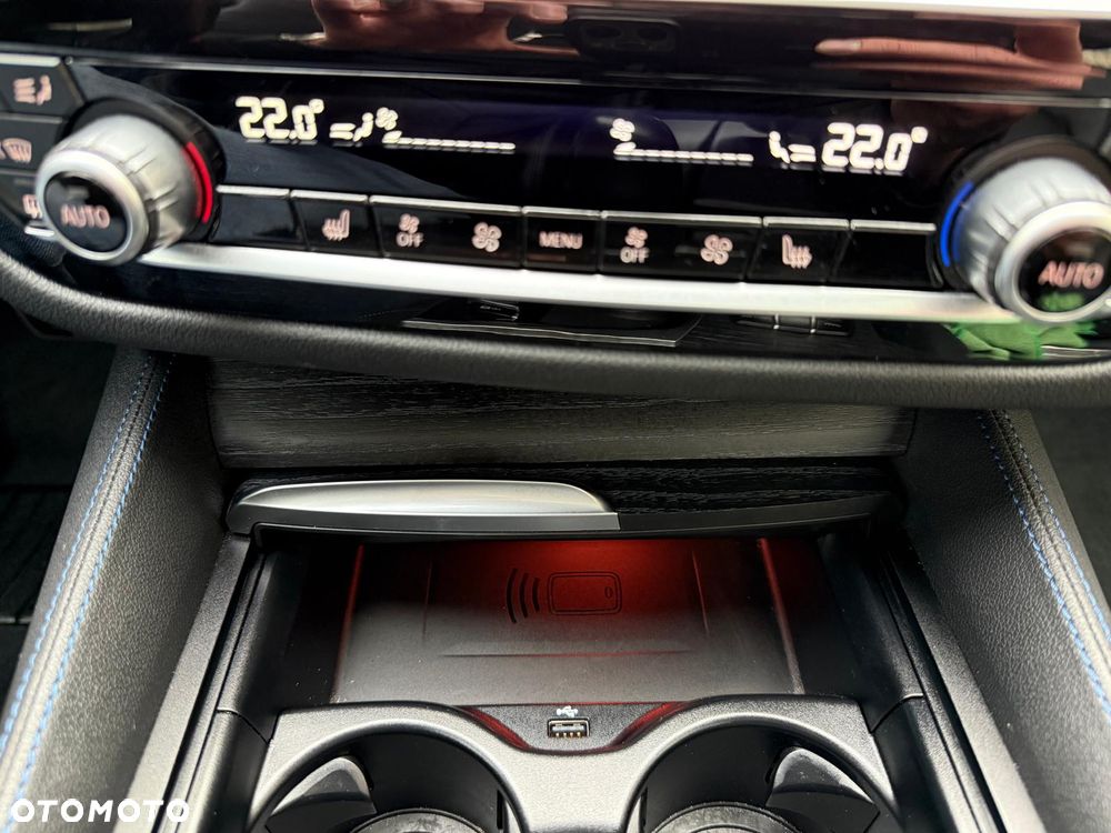 BMW Seria 5 530i xDrive mHEV M Sport sport - 34