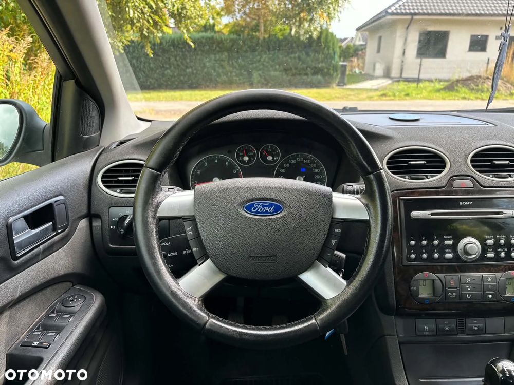 Ford Focus 1.6 Ti-VCT Style - 25