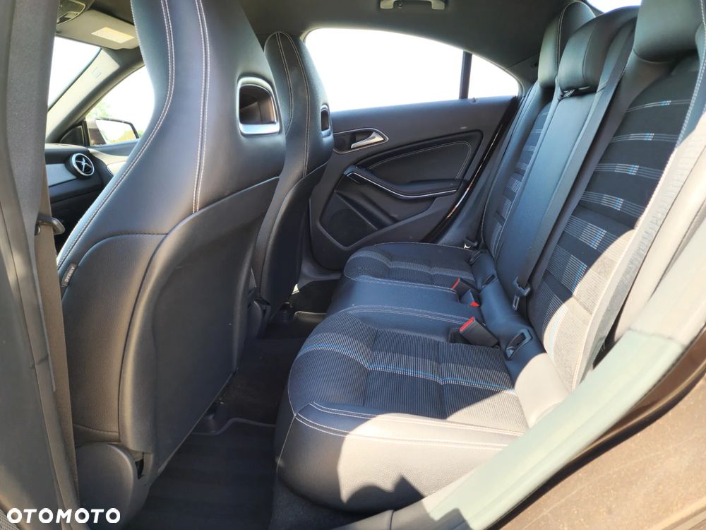 Mercedes-Benz CLA 180 7G-DCT - 8