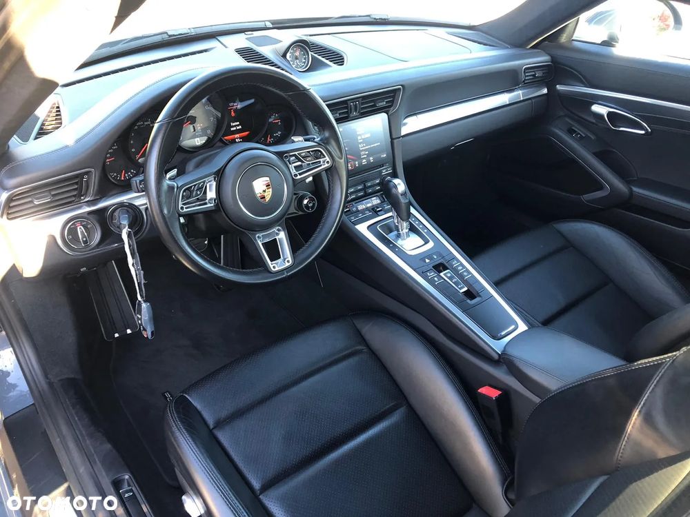 Porsche 911 Carrera S PDK - 9