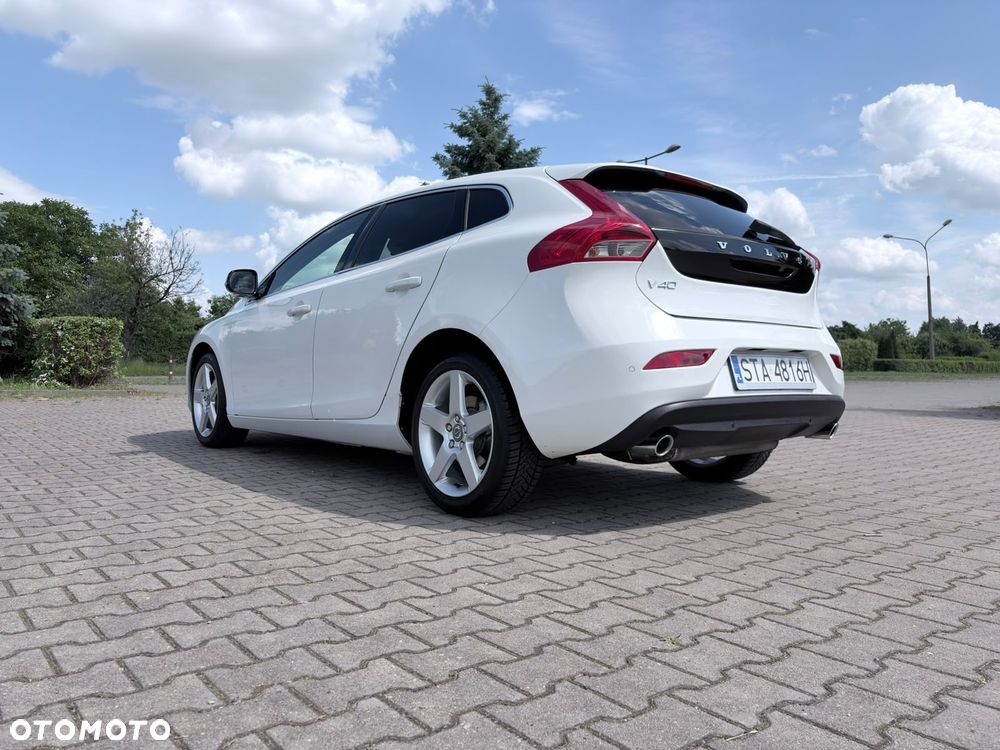 Volvo V40 T3 R-Design Momentum - 6