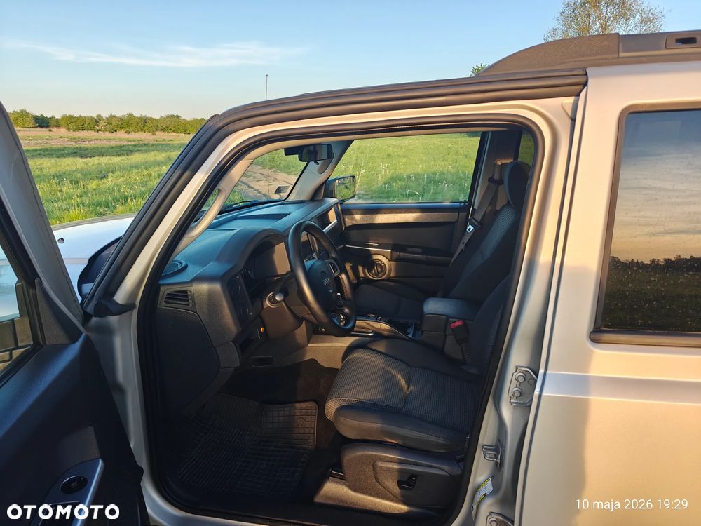 Jeep Commander - 11