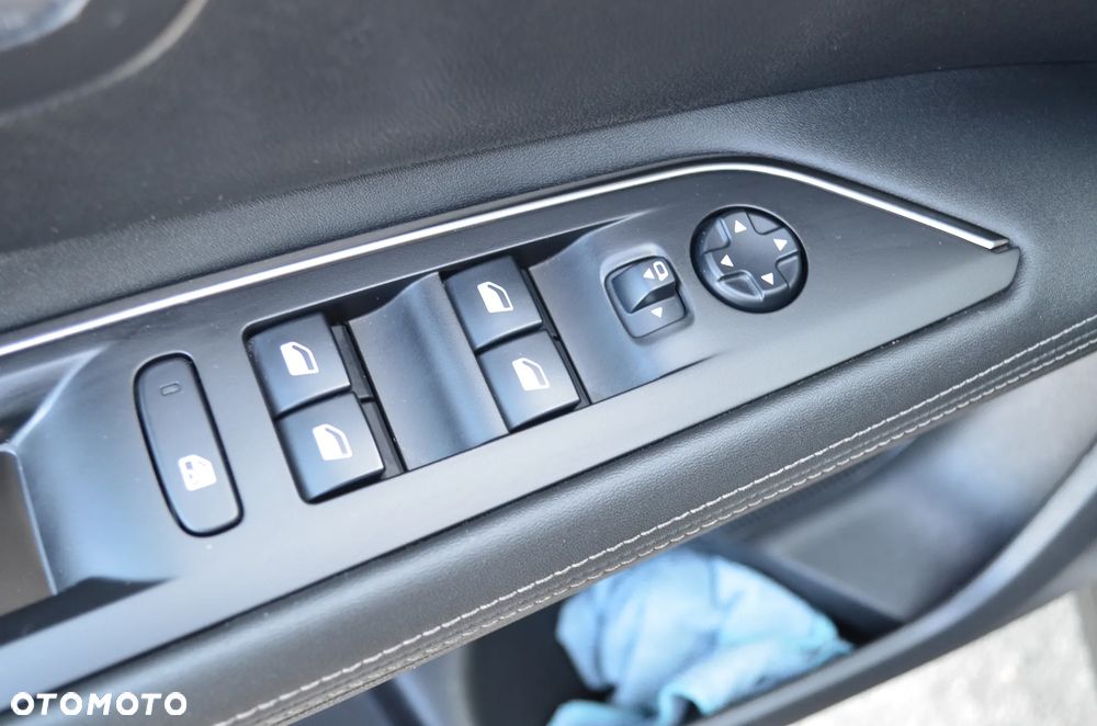 Peugeot 3008 BlueHDi 130 Stop & Start EAT8 Allure - 24
