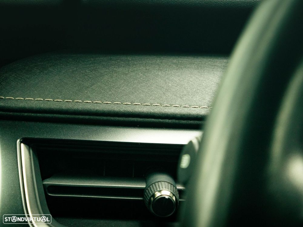 Lexus UX 250h Sport - 36