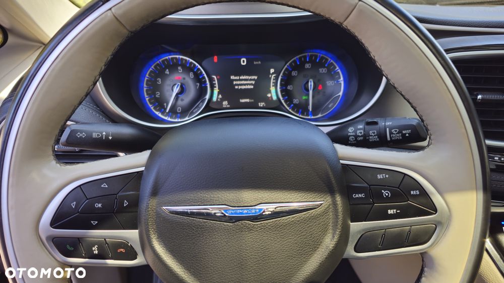 Chrysler Pacifica - 13