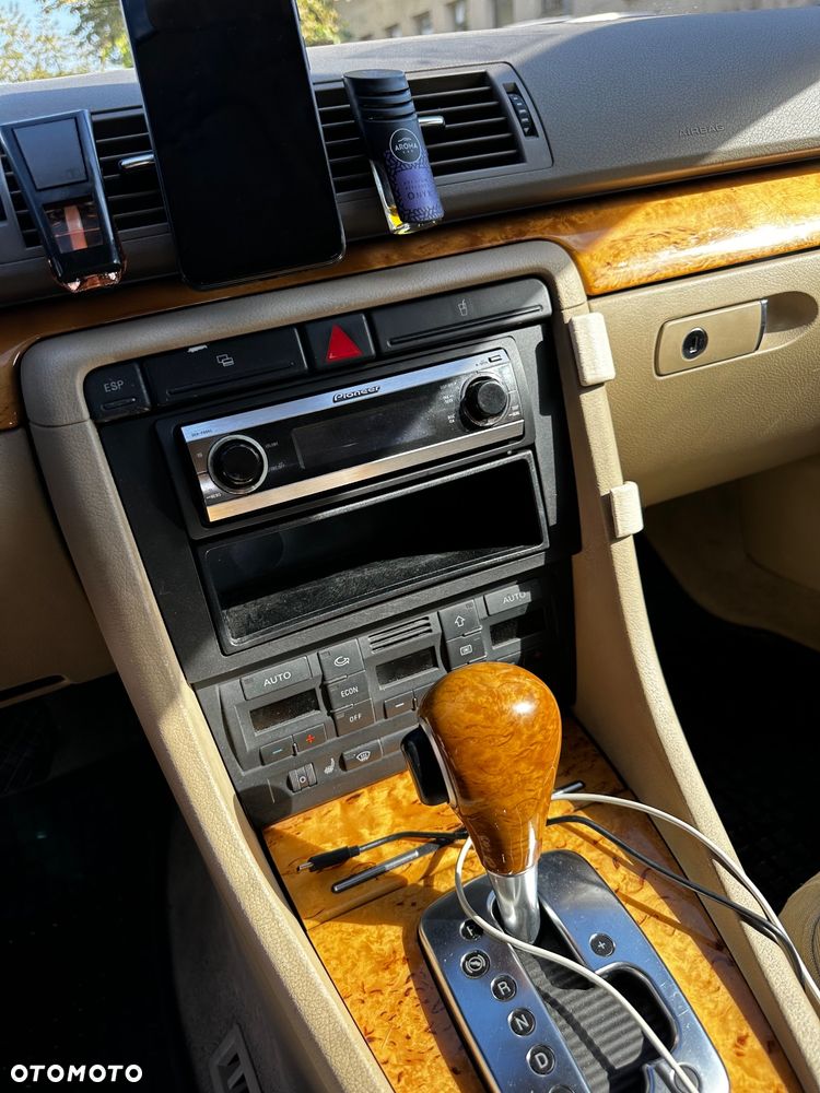 Audi A4 Avant 2.0 TDI multitronic - 27