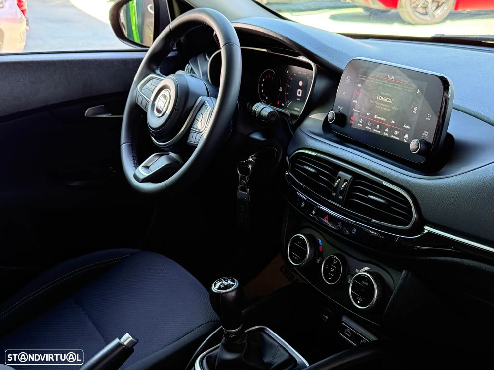 Fiat Tipo Station Wagon 1.3 M-Jet Lounge Tech - 23