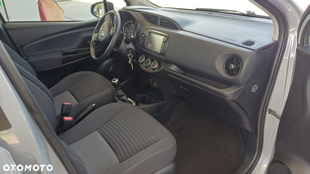 Toyota Yaris 1.5 Premium - 10