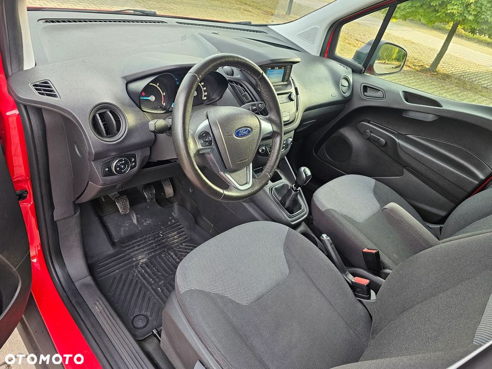 Ford TRANSIT Courier - 11