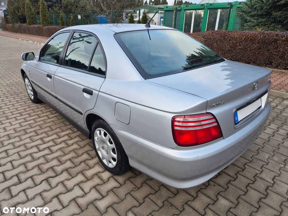 Honda Accord 1.8i LS - 5