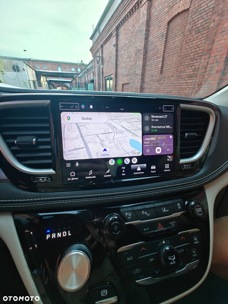 Chrysler Pacifica - 23