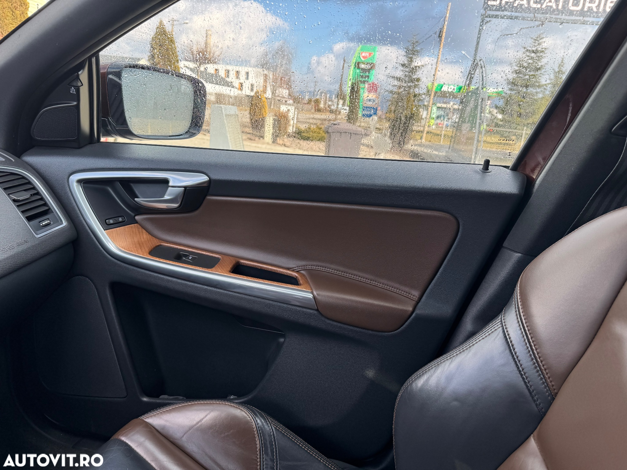 Volvo XC 60 D5 AWD Aut. Momentum - 9