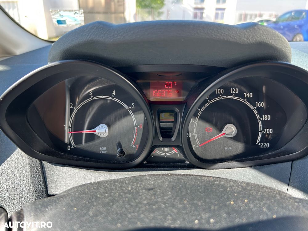 Ford Fiesta - 6