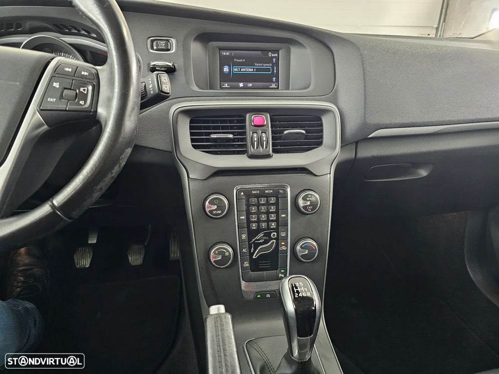 Volvo V40 2.0 D3 Momentum - 13