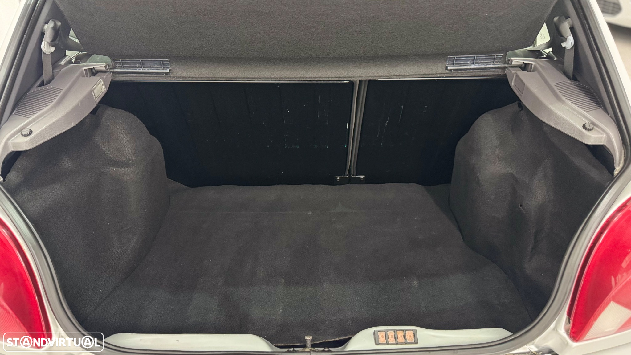 Ford Fiesta 1.25 Ghia - 31