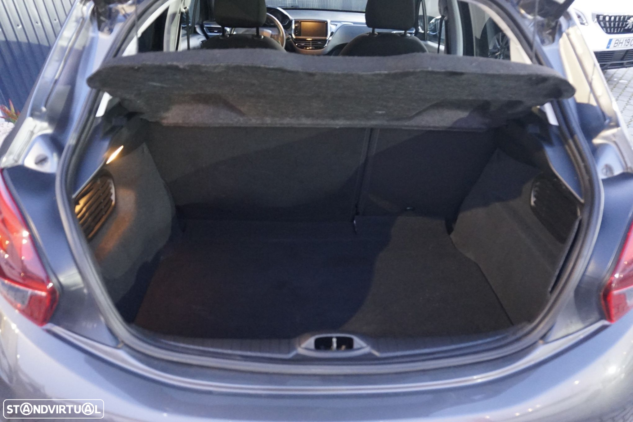 Peugeot 208 1.2 PureTech Style - 17