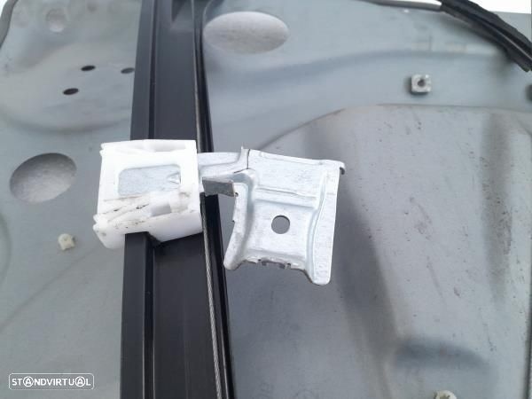 Elevador Frente Dto Mercedes-Benz A-Class (W169) - 7