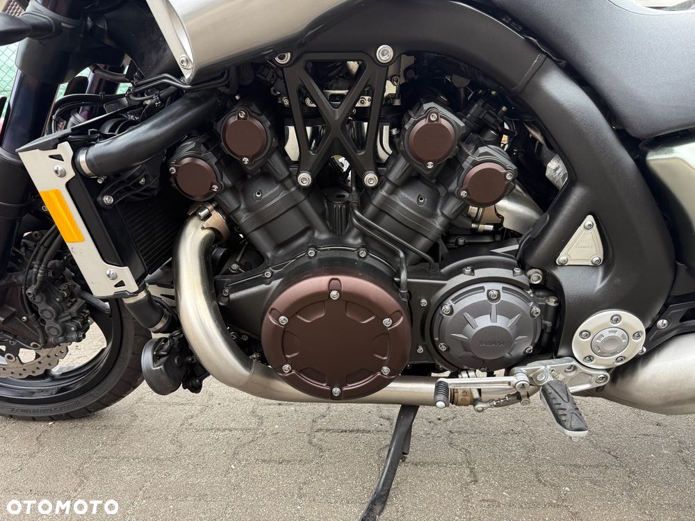 Yamaha V-MAX - 23