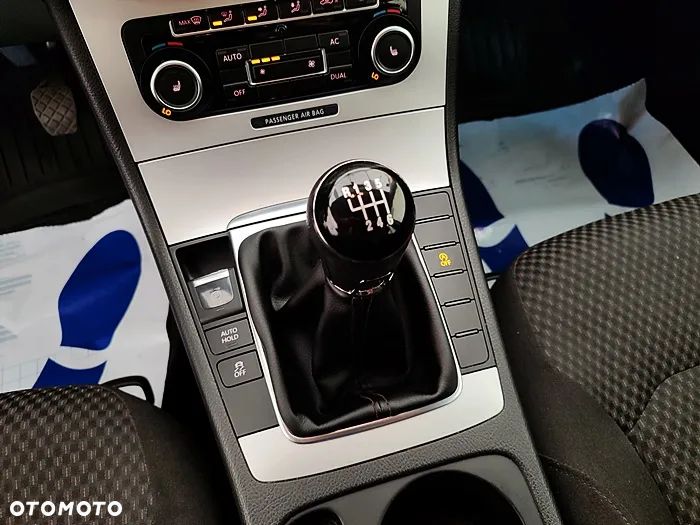 Volkswagen Passat - 31