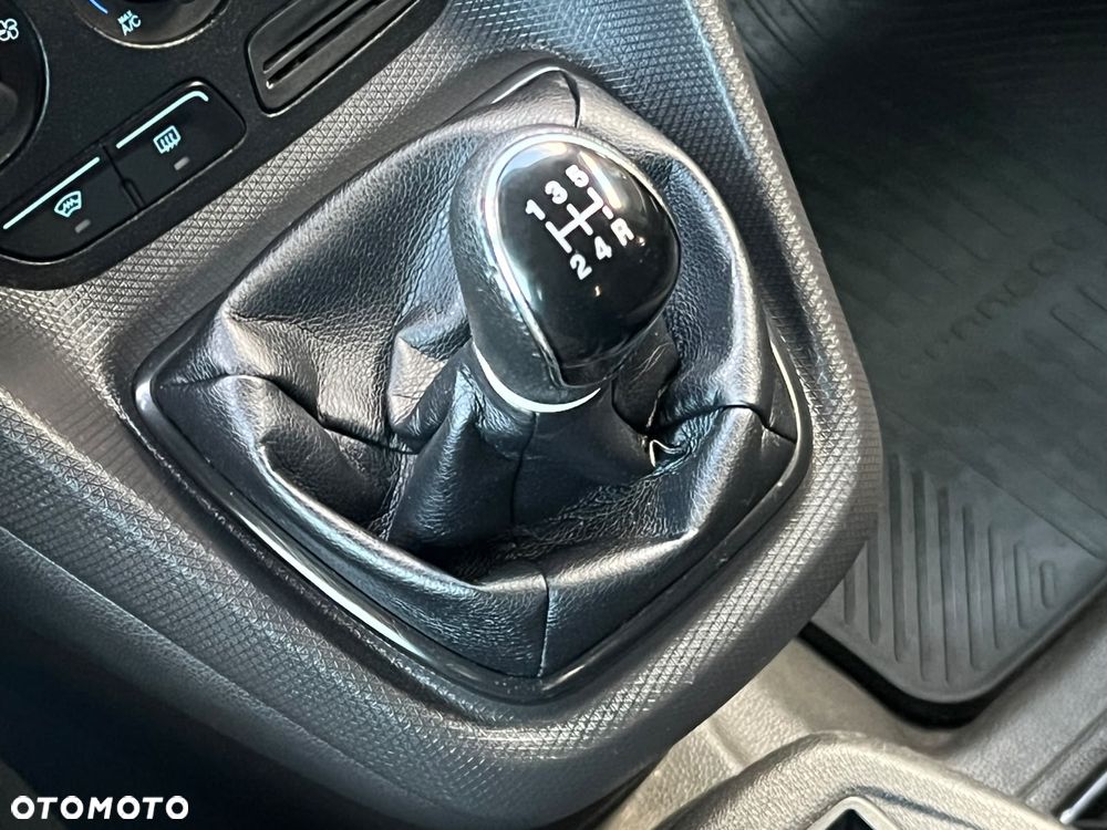 Ford Tourneo Connect - 25