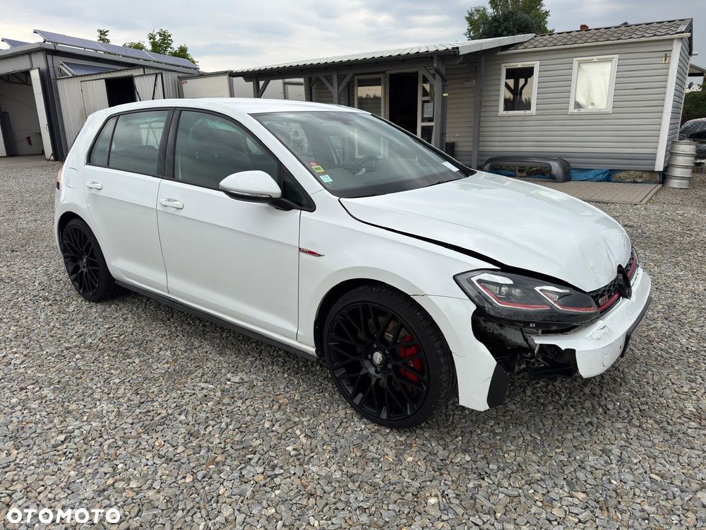 Volkswagen Golf GTI 2.0 TSI OPF DSG Performance - 3