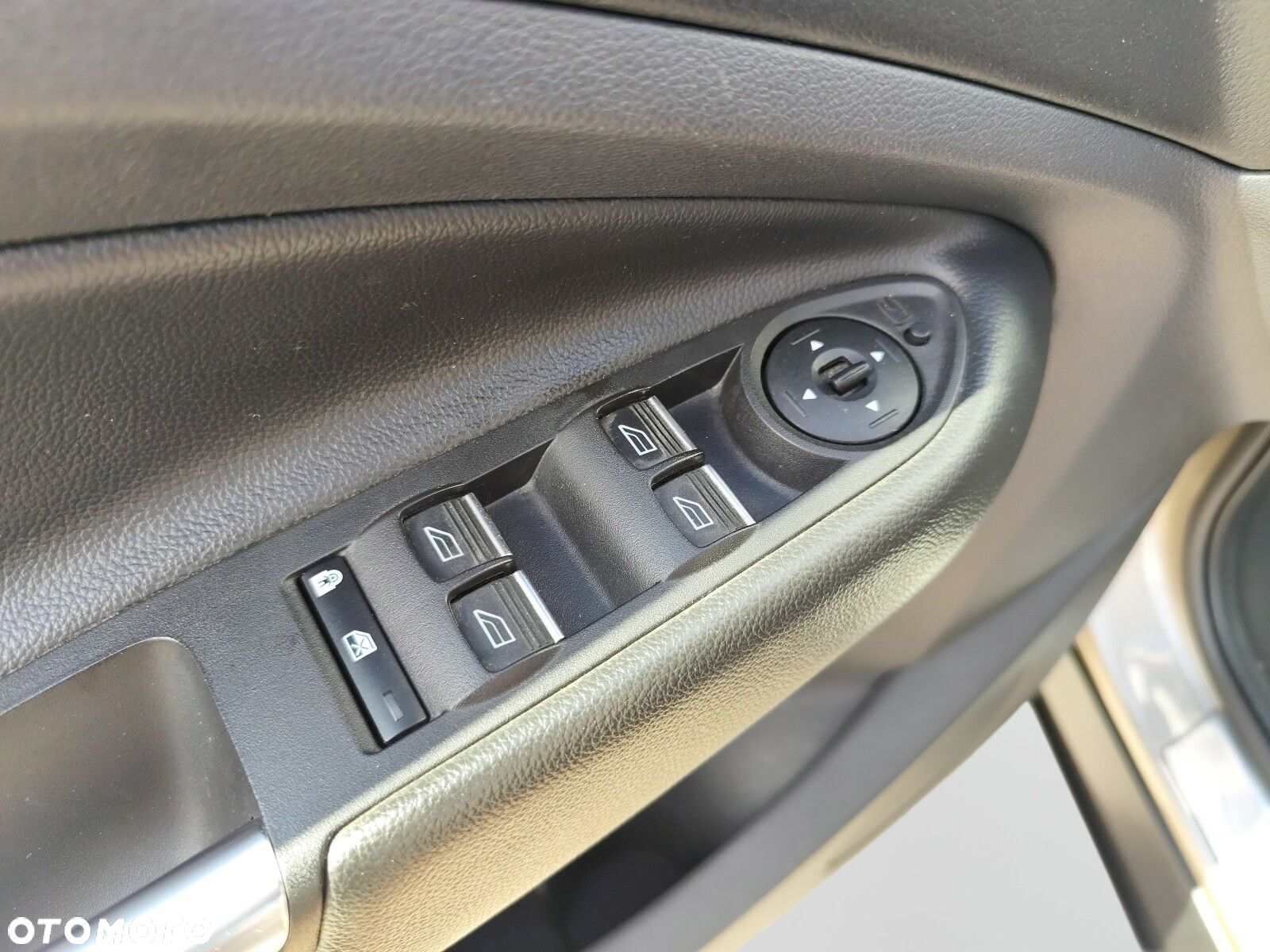 Ford Kuga - 11