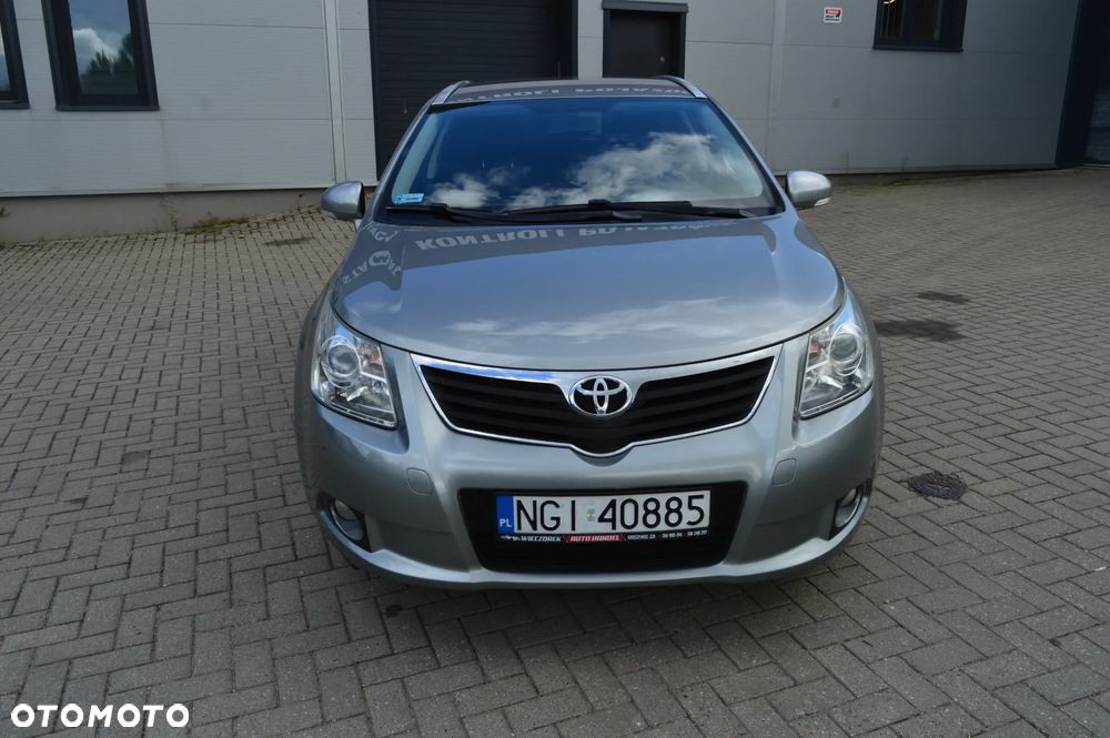 Toyota Avensis 1.8 Sol plus NAVI - 11