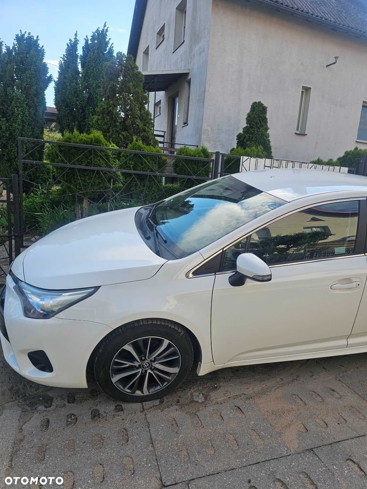 Toyota Avensis - 2