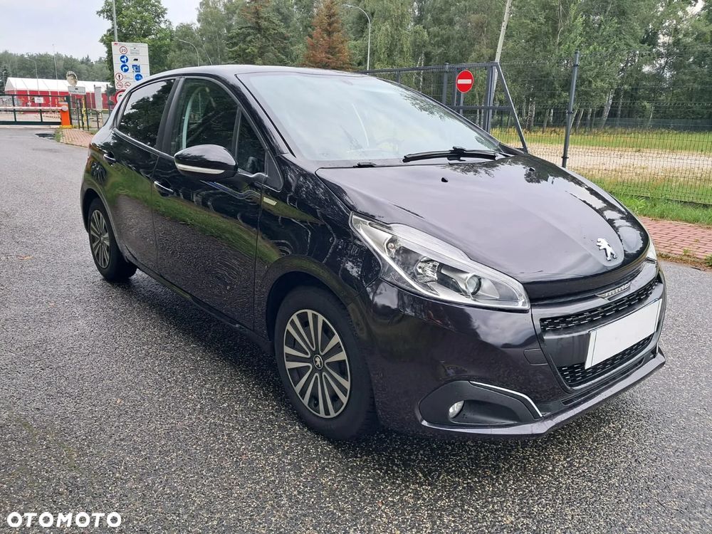 Peugeot 208 - 1