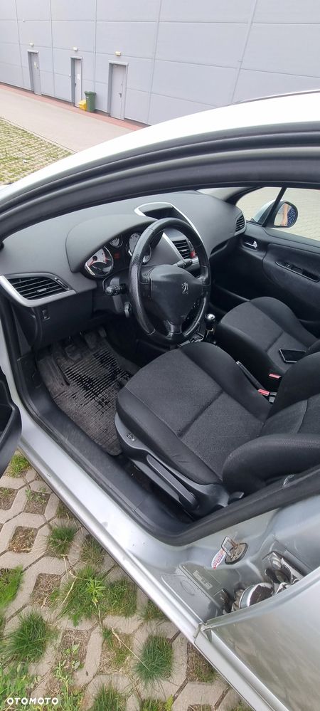 Peugeot 207 1.6 HDi - 14