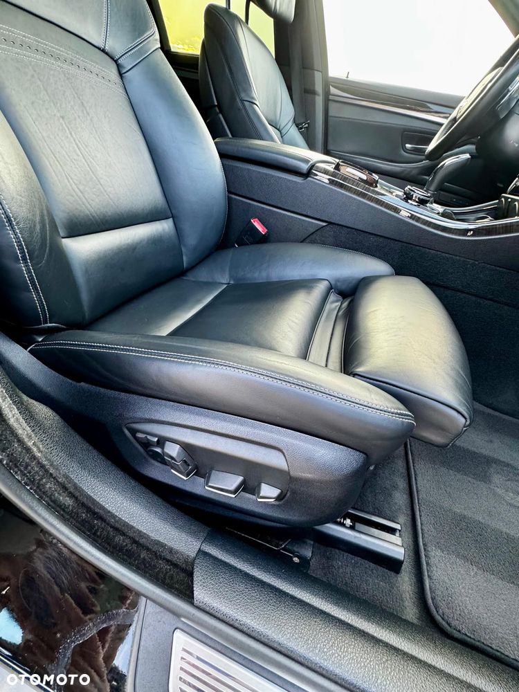 BMW Seria 5 550i - 12