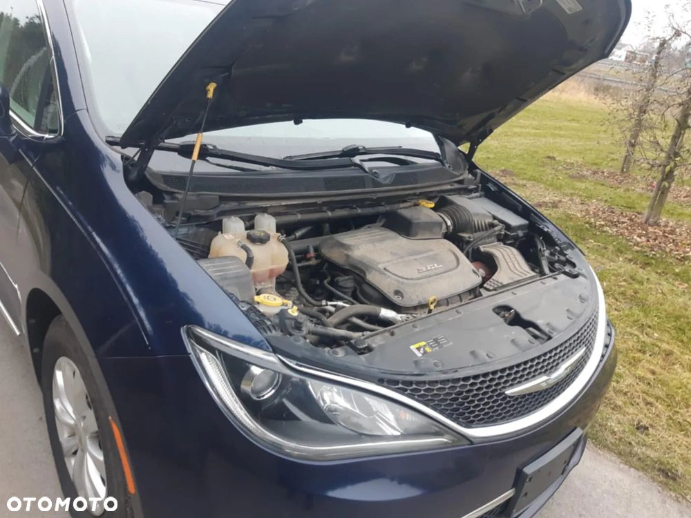 Chrysler Pacifica - 9