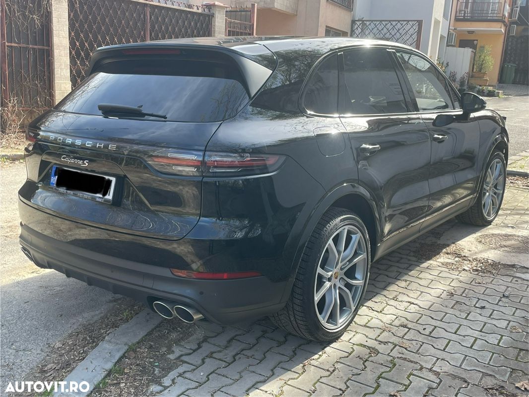 Porsche Cayenne S - 1