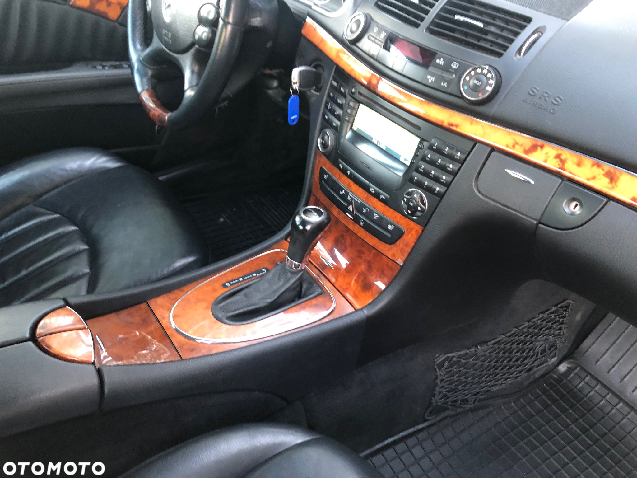 Mercedes-Benz Klasa E 200 BlueEFFICIENCY 7G-TRONIC Elegance - 9