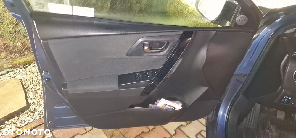 Toyota Auris 1.6 Premium - 10