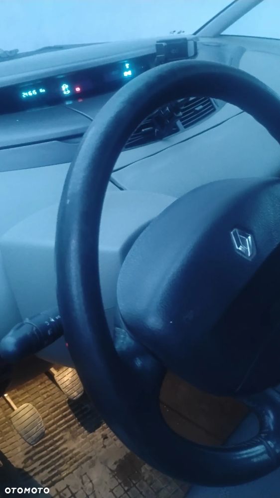 Renault Espace 1.9 dCi Expression - 13