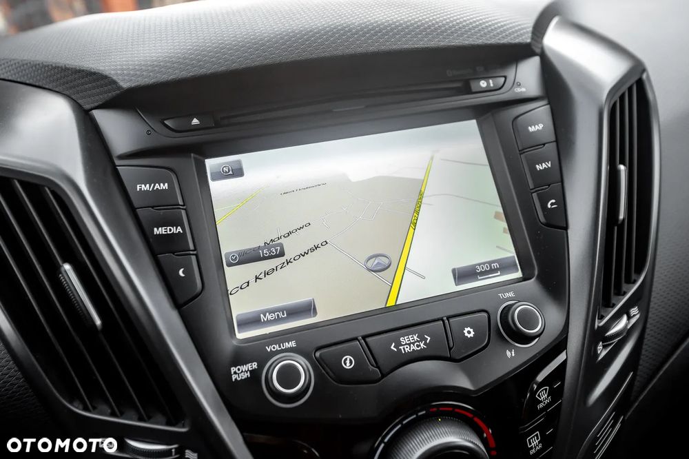 Hyundai Veloster 1.6 Turbo Premium - 27