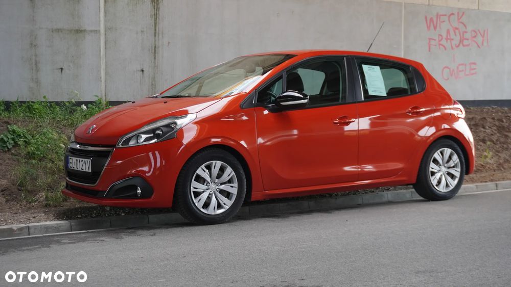 Peugeot 208 - 1