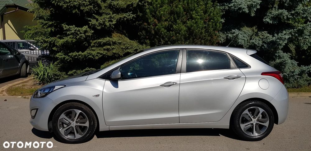 Hyundai i30 blue 1.4 YES Silver - 4